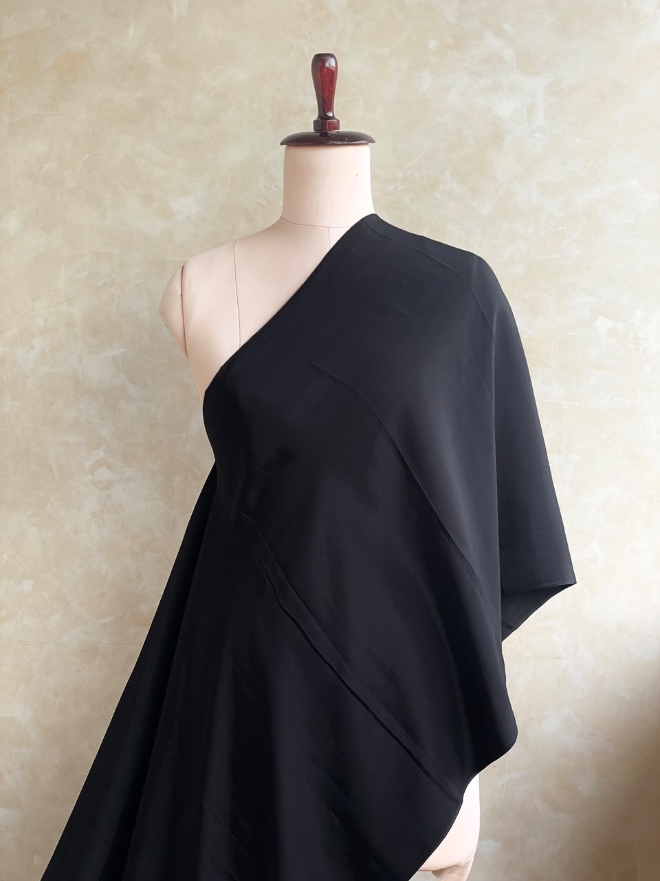 CRAPE PLAIN BLACK FABRIC