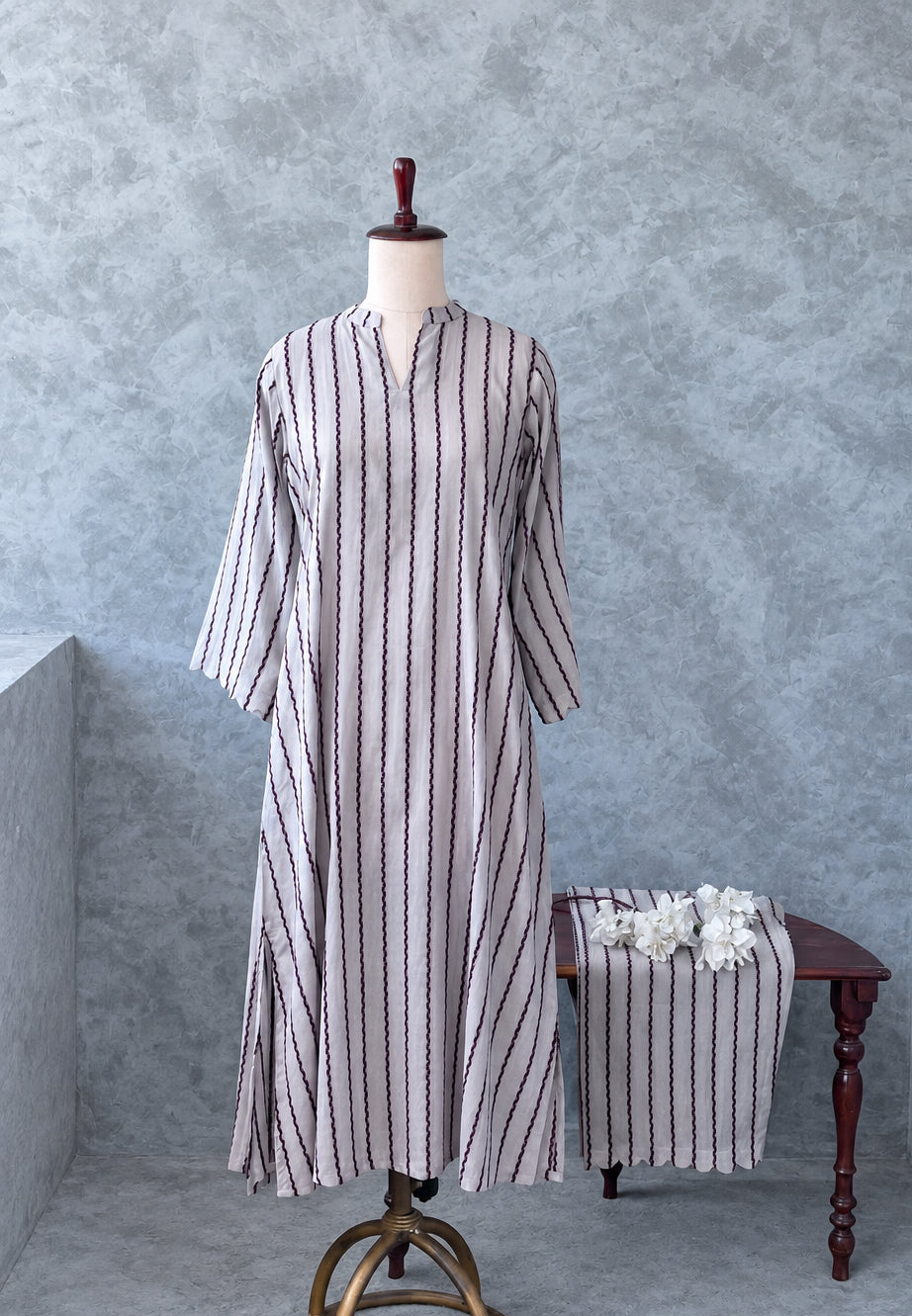 GREY COTTON THREADED EMBROIDERD CO-ORDSET DNO:911